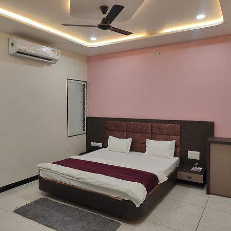 Yashomati Hotel Maheshwar Ngoại thất bức ảnh