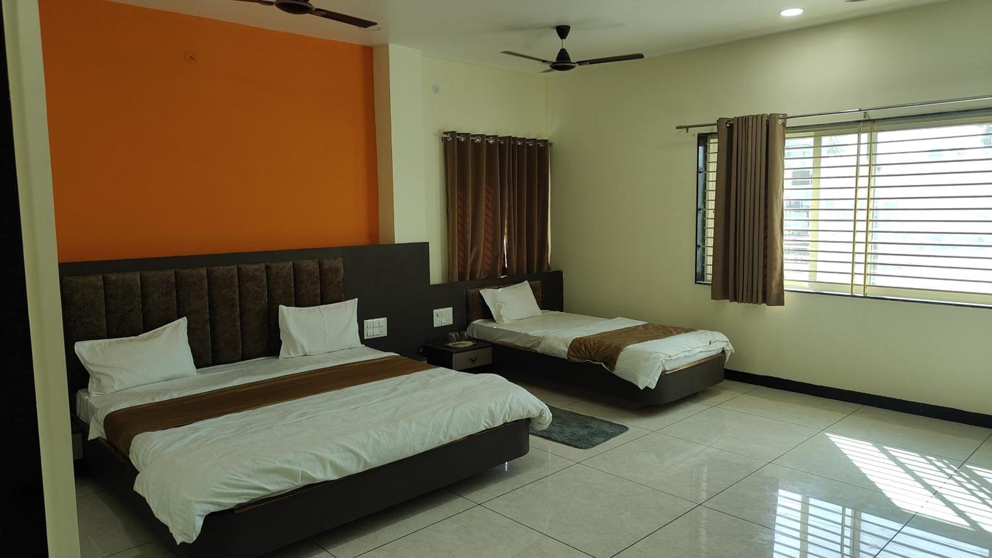 Yashomati Hotel Maheshwar Ngoại thất bức ảnh